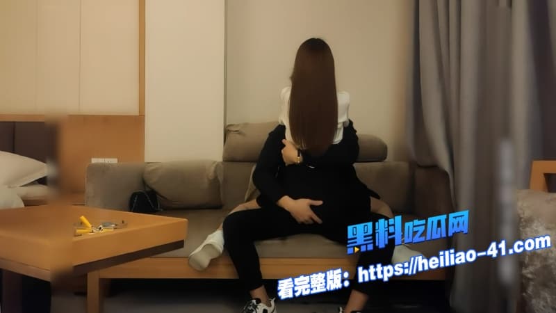 文轩探花白衣短裙纯欲妹被文哥沙发调情摸逼近景狂啪妹子假矜持实则欲拒还迎骚的要命4 文轩探花白衣短裙纯欲妹被文哥沙发调情摸逼近景狂啪妹子假矜持实则欲拒还迎骚的要命4