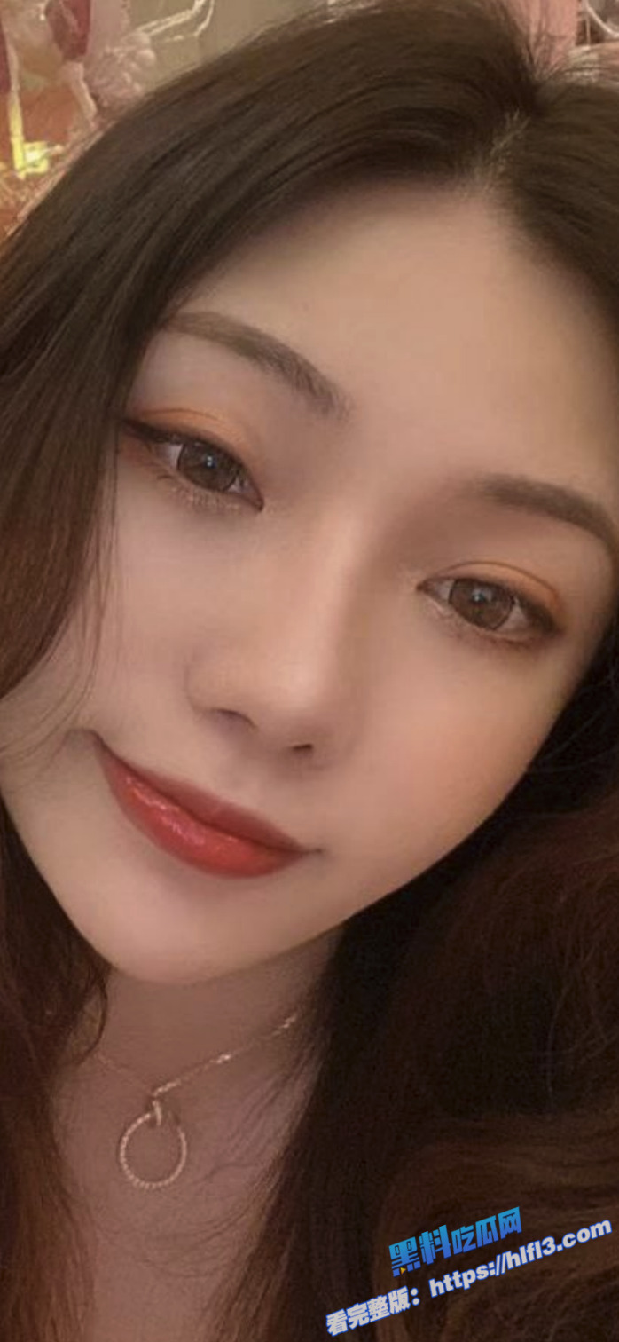 瓜友投稿 上海的同事梅梅是个美骚货 操的时候总让我使劲1