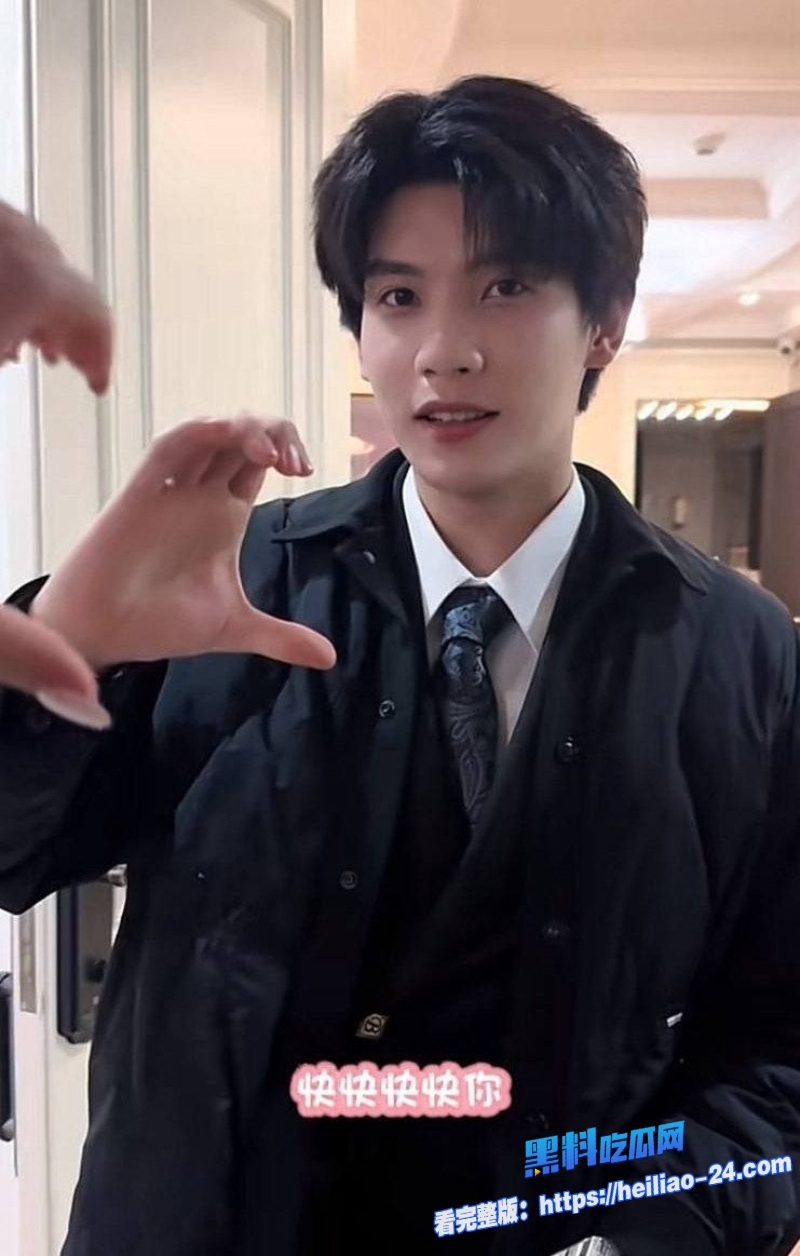 塌房炸裂抖音短剧男神吴宇航私生活混乱脚踏多船出轨约炮聊天记录全曝光不雅性爱视频流出舔逼传教士猛干 4 塌房炸裂抖音短剧男神吴宇航私生活混乱脚踏多船出轨约炮聊天记录全曝光不雅性爱视频流出舔逼传教士猛干 4