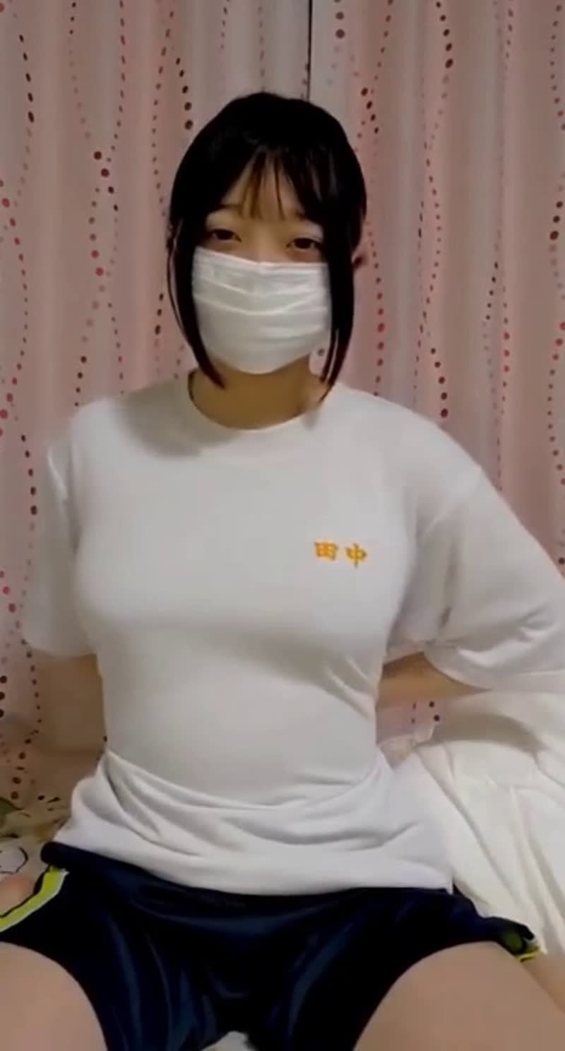 岛国巨乳女大生定制自慰视频！微胖身材36D大奶极品大乳晕淫语挑逗