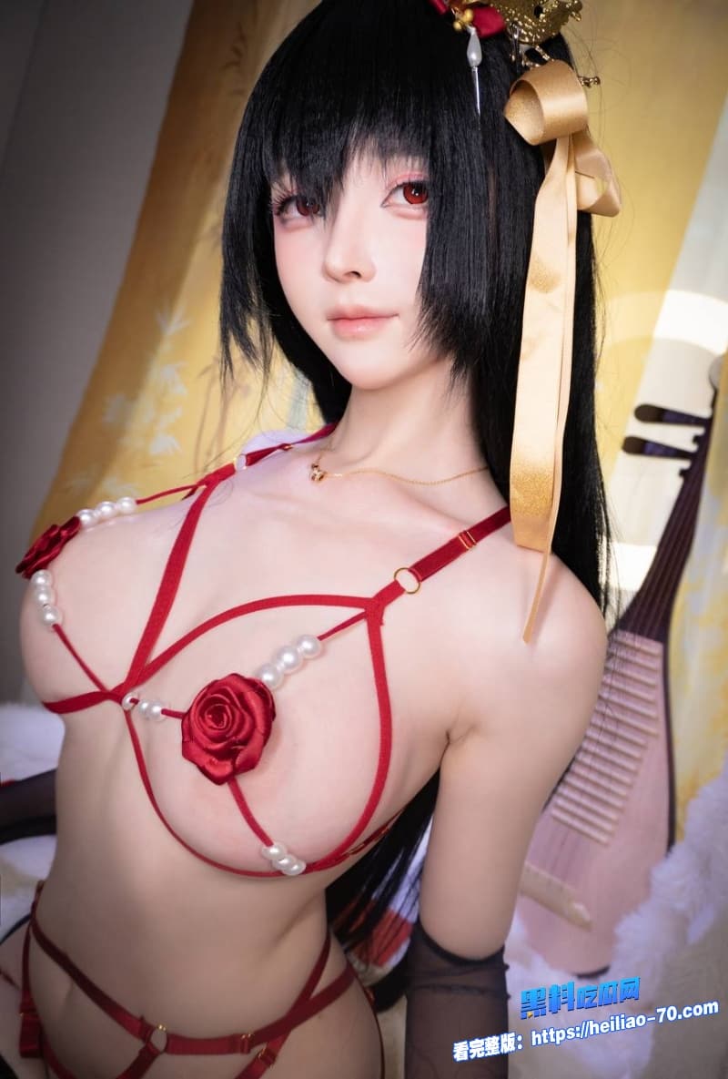 极品福利姬一小央泽大凤旗袍黑丝爆乳肥臀私拍御姐反差骚母狗扭臀诱惑太会玩7
