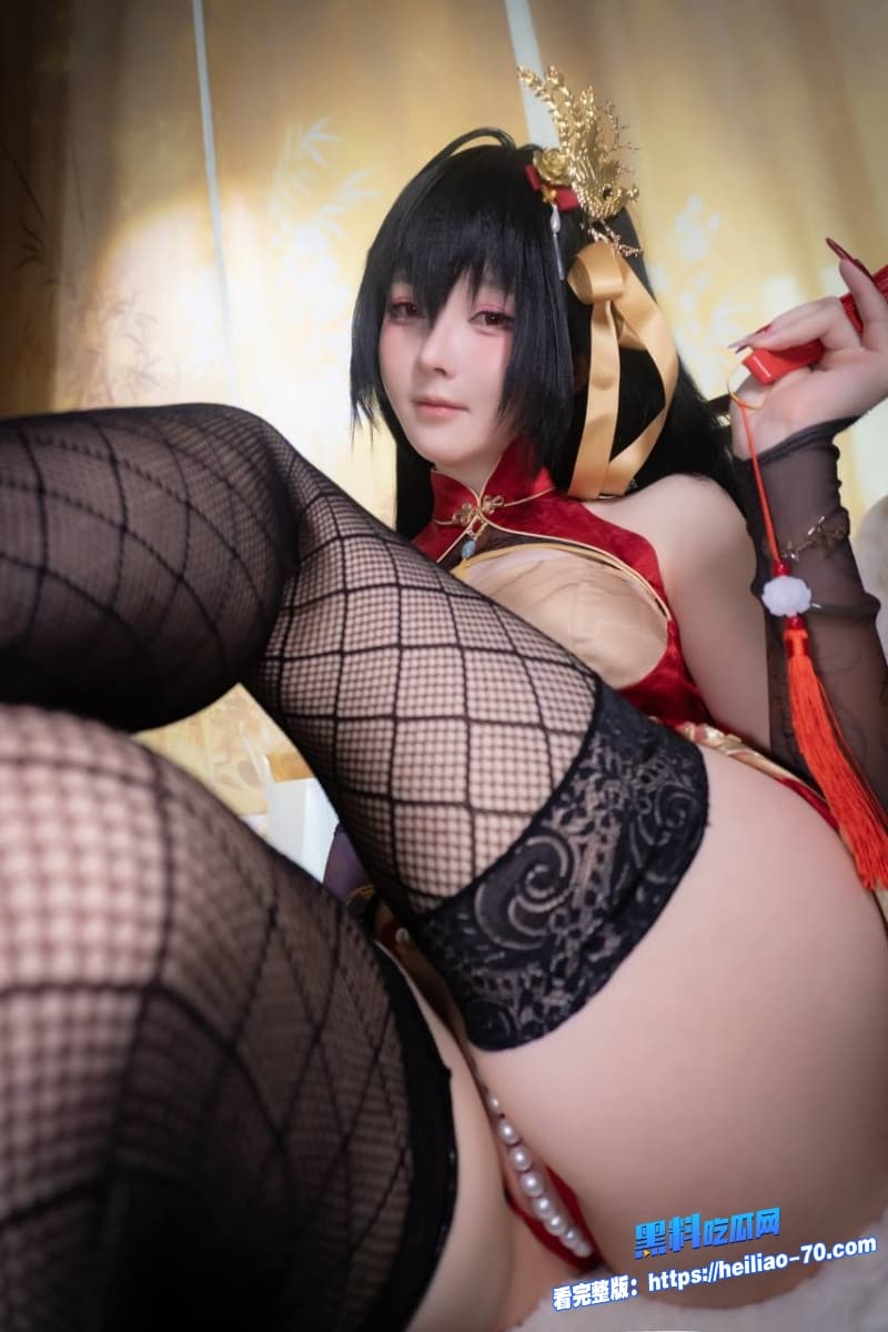 极品福利姬一小央泽大凤旗袍黑丝爆乳肥臀私拍御姐反差骚母狗扭臀诱惑太会玩14