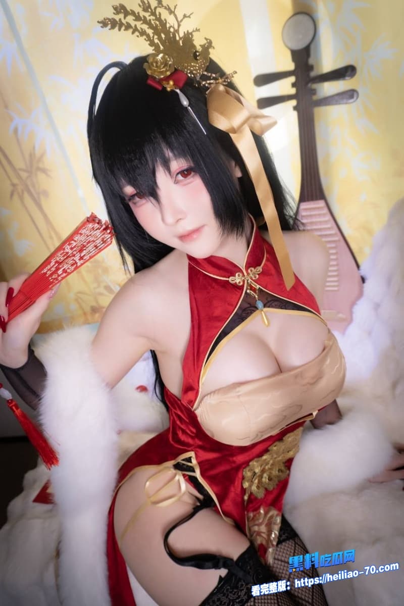 极品福利姬一小央泽大凤旗袍黑丝爆乳肥臀私拍御姐反差骚母狗扭臀诱惑太会玩22