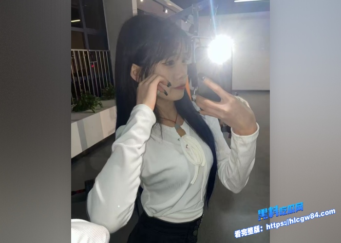 网红主播精神小妹兔斯姬直播调教视频流出舌钉纹身紫色情趣内衣舔脚吃鸡逼都被玩黑了 3 网红主播精神小妹兔斯姬直播调教视频流出舌钉纹身紫色情趣内衣舔脚吃鸡逼都被玩黑了 3