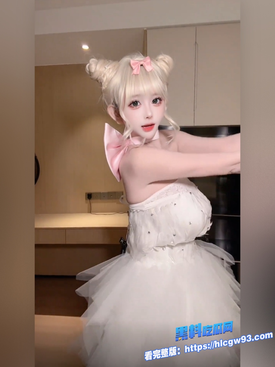 颜值与身材并肩在线的巨乳女神大放精彩福利 7