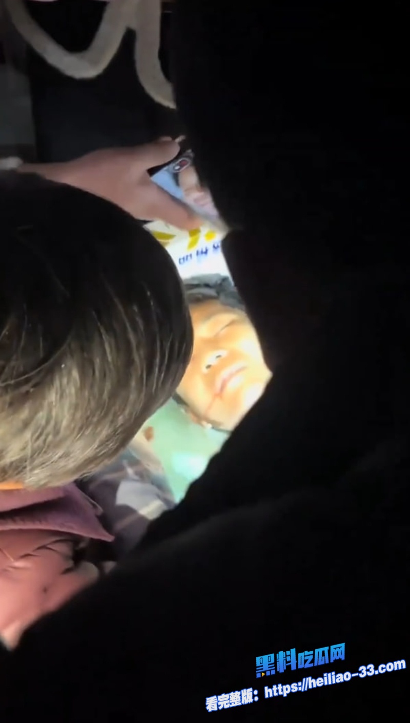 新蔡县今是清华园学校学生宿舍惨死嘴角血迹与胸口针孔疑点视频曝光网传钢管打人真相成谜14