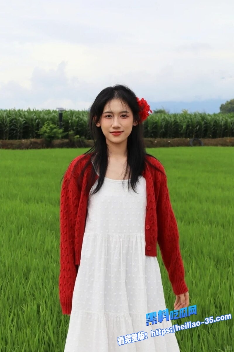 上海酒吧驻唱歌手金文丽与有钱顾客性爱狂欢黑丝裹腿女上疯狂骑乘2 上海酒吧驻唱歌手金文丽与有钱顾客性爱狂欢黑丝裹腿女上疯狂骑乘2