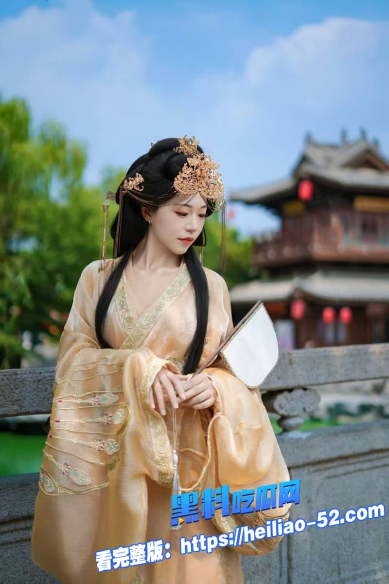 海角兄妹乱伦醉酒巨乳老妹儿浑身红彤彤被哥哥按到床上狂操两对奶子晃爆 10 海角兄妹乱伦醉酒巨乳老妹儿浑身红彤彤被哥哥按到床上狂操两对奶子晃爆 10