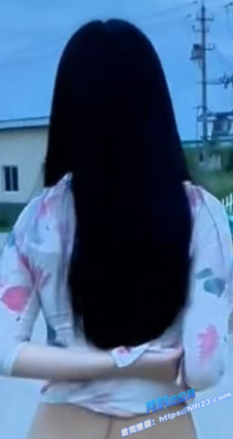 抖音网红 傲娇小穗 美少妇户外漏出自拍做爱视频不慎流出！2