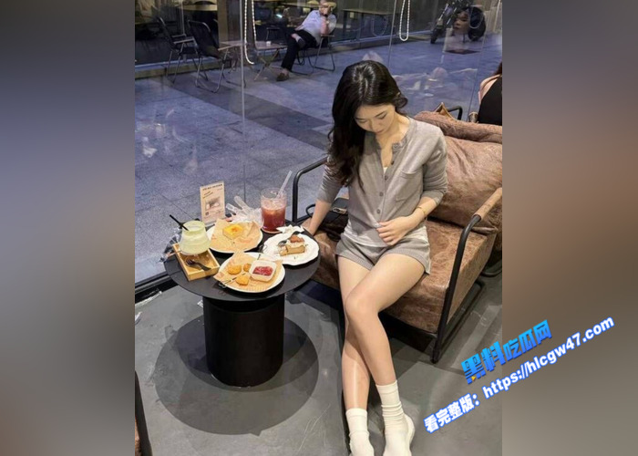 辽宁盘锦兴隆大厦黄金熊女销售 赵芸 勾搭已婚客户 每周约炮3次 聊天记录惨遭曝光 非常劲爆1 辽宁盘锦兴隆大厦黄金熊女销售 赵芸 勾搭已婚客户 每周约炮3次 聊天记录惨遭曝光 非常劲爆1