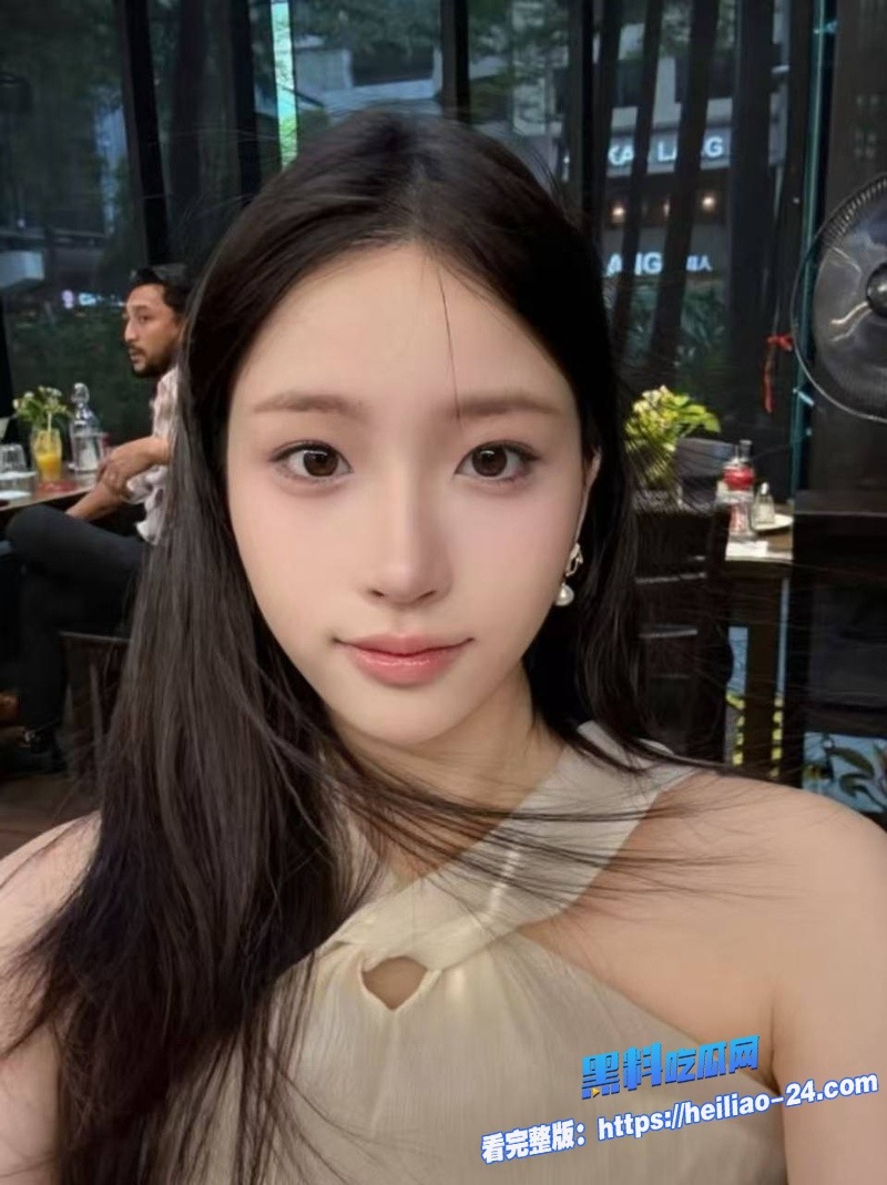 人闲逼不能闲G奶巨乳少妇穿奶牛情趣服背夫偷情连续伺候4个情夫被各种姿势爆操到失神 5