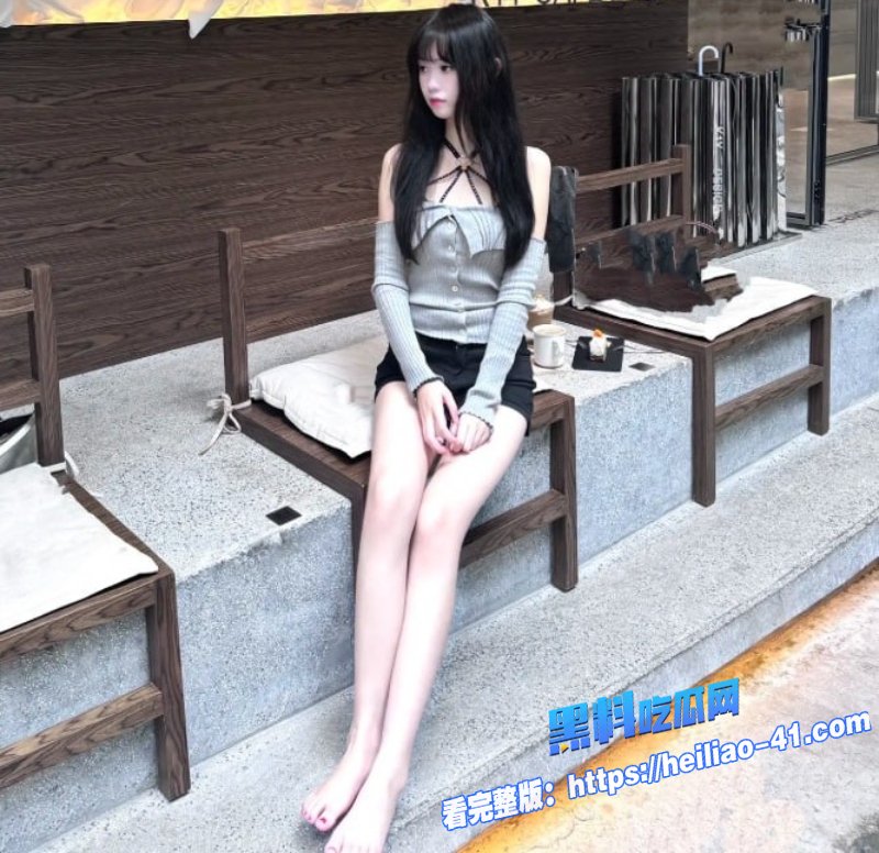 极品少女私拍视频曝光穿包臀黑丝被男友后入狂干5 极品少女私拍视频曝光穿包臀黑丝被男友后入狂干5