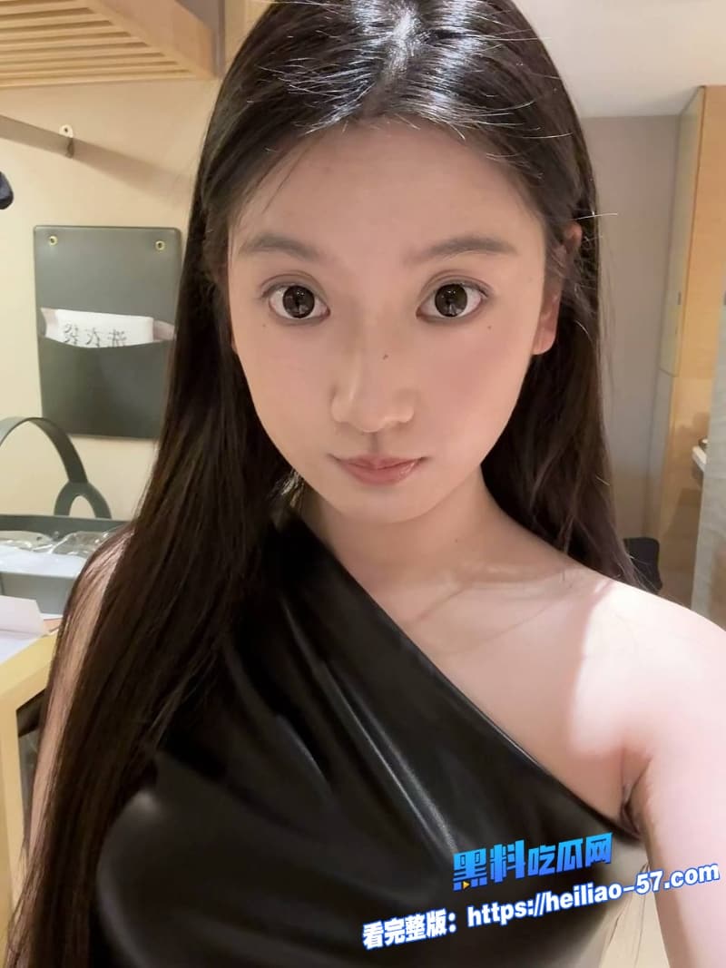 海角姐弟乱伦骚货姐姐身穿情趣内衣在酒店遭弟弟各种姿势爆操到高潮喷水4 海角姐弟乱伦骚货姐姐身穿情趣内衣在酒店遭弟弟各种姿势爆操到高潮喷水4
