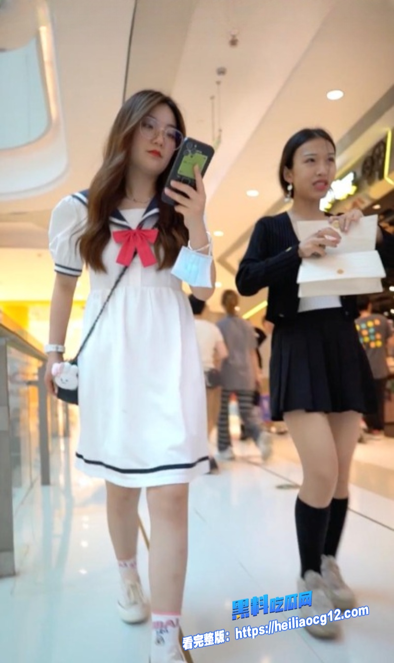 头抄底偷拍绝美少妇3