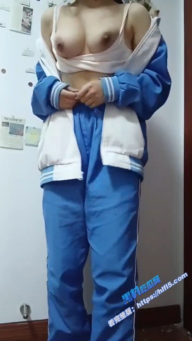 蜜桃臀巨乳高中生 身材是真的顶 用道具插自己的小穴 插得水花四溅！6