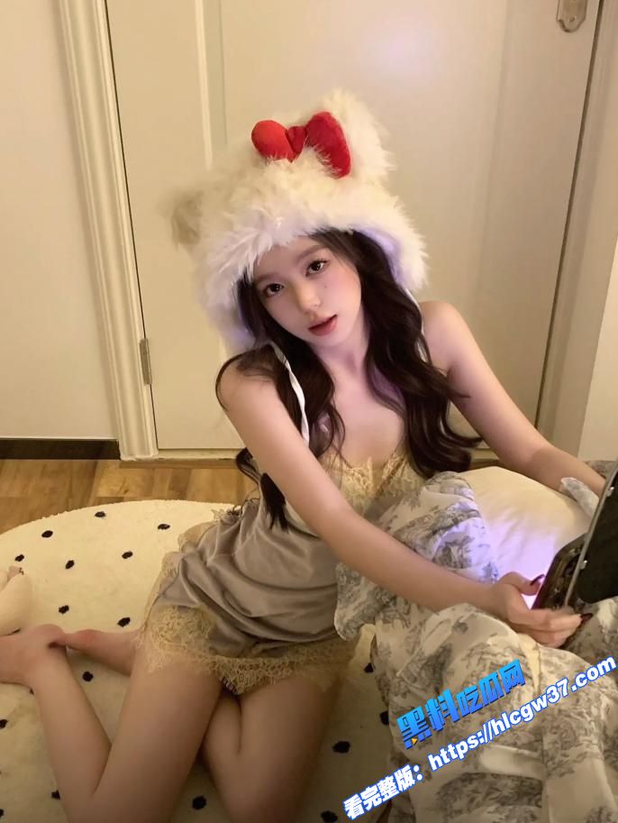 抖音网红 卓 和榜一大哥裸聊视频曝光 这浪叫声音太销魂 而且奶子还那么大!图2 抖音网红 卓 和榜一大哥裸聊视频曝光 这浪叫声音太销魂 而且奶子还那么大!图2