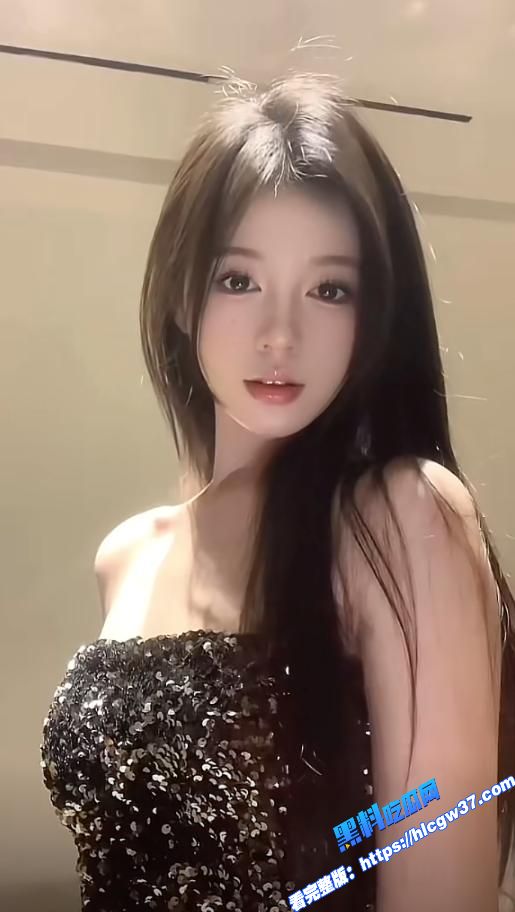 抖音网红 卓 和榜一大哥裸聊视频曝光 这浪叫声音太销魂 而且奶子还那么大!图7 抖音网红 卓 和榜一大哥裸聊视频曝光 这浪叫声音太销魂 而且奶子还那么大!图7