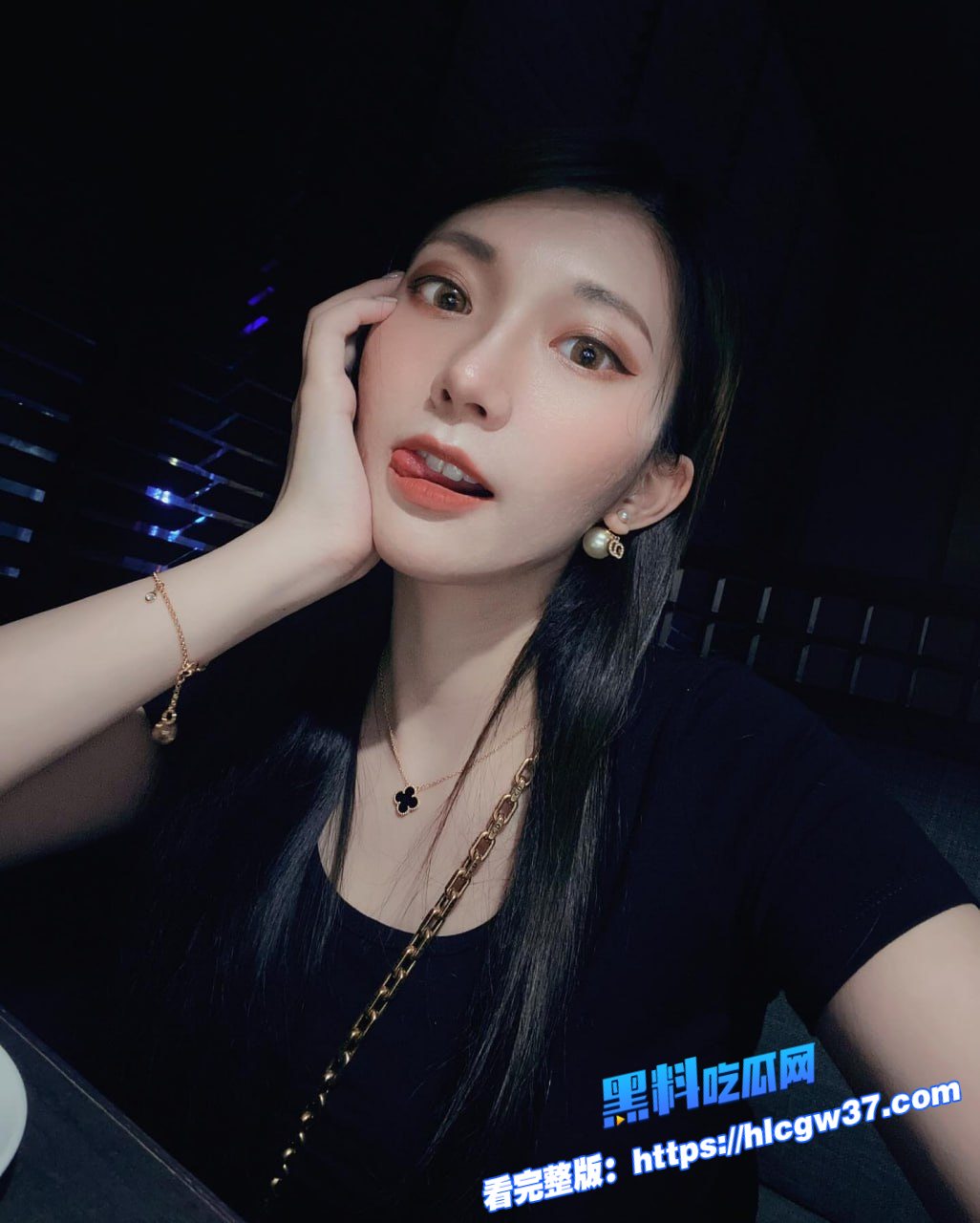 台湾Vivian线下服务金主视频曝光看样子还以为是贤妻良母实际上是个骚母狗在胯下尽情被操 5 台湾Vivian线下服务金主视频曝光看样子还以为是贤妻良母实际上是个骚母狗在胯下尽情被操 5