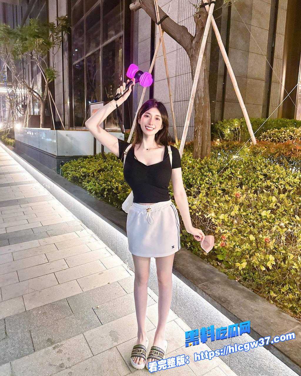 台湾Vivian线下服务金主视频曝光看样子还以为是贤妻良母实际上是个骚母狗在胯下尽情被操 15 台湾Vivian线下服务金主视频曝光看样子还以为是贤妻良母实际上是个骚母狗在胯下尽情被操 15