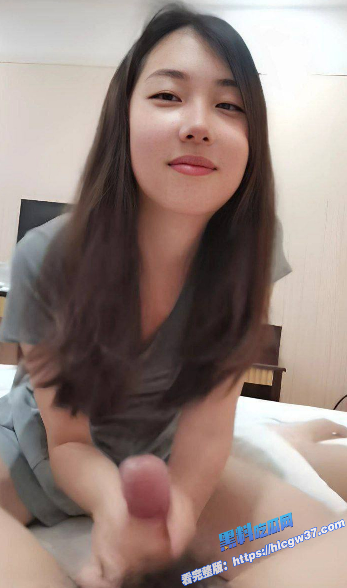 高颜值女神 私生活曝光外表看似清纯的反差母狗 私下是喜欢吃大鸡巴的贱货！3