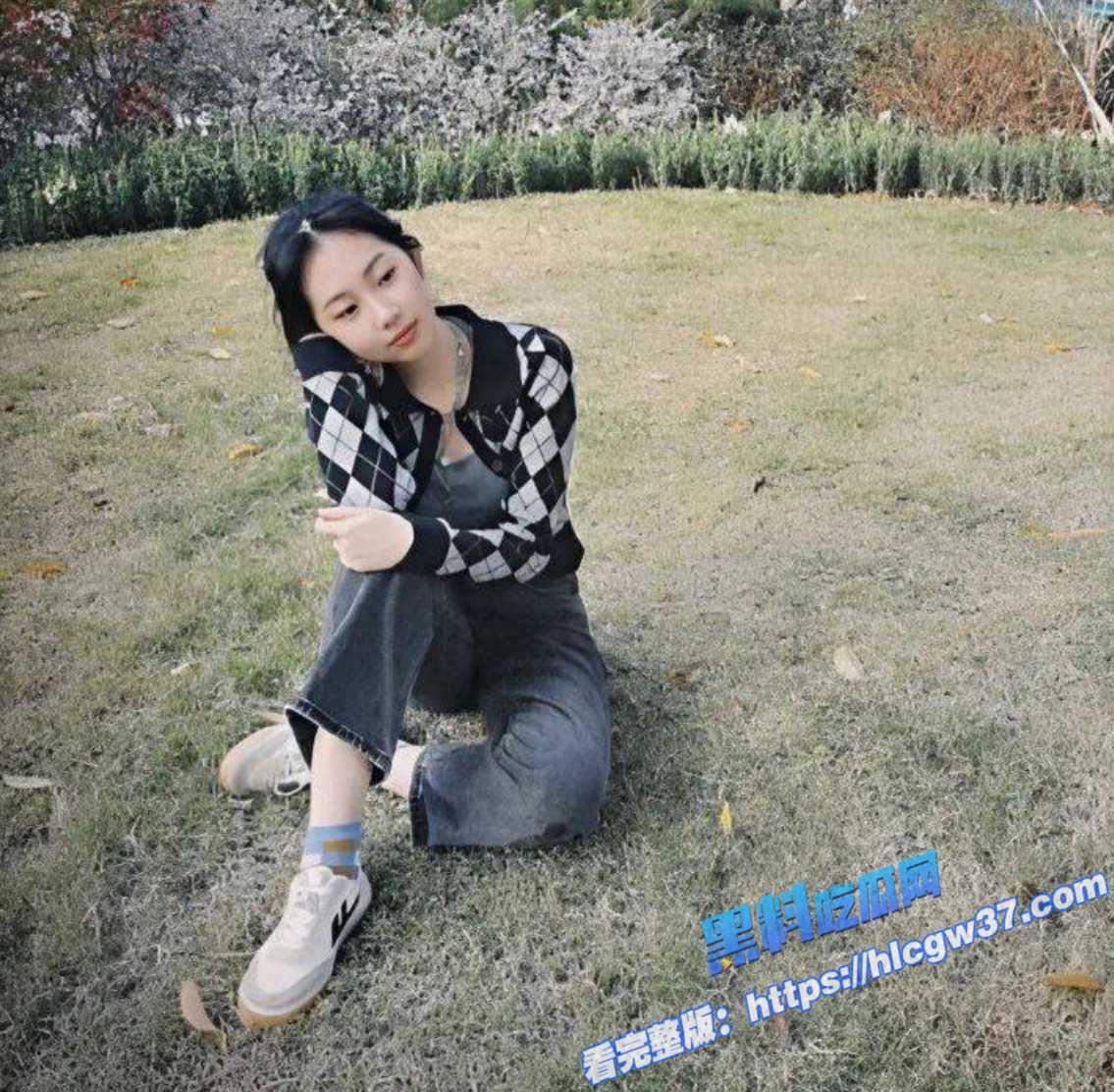 高颜值女神 私生活曝光外表看似清纯的反差母狗 私下是喜欢吃大鸡巴的贱货！7