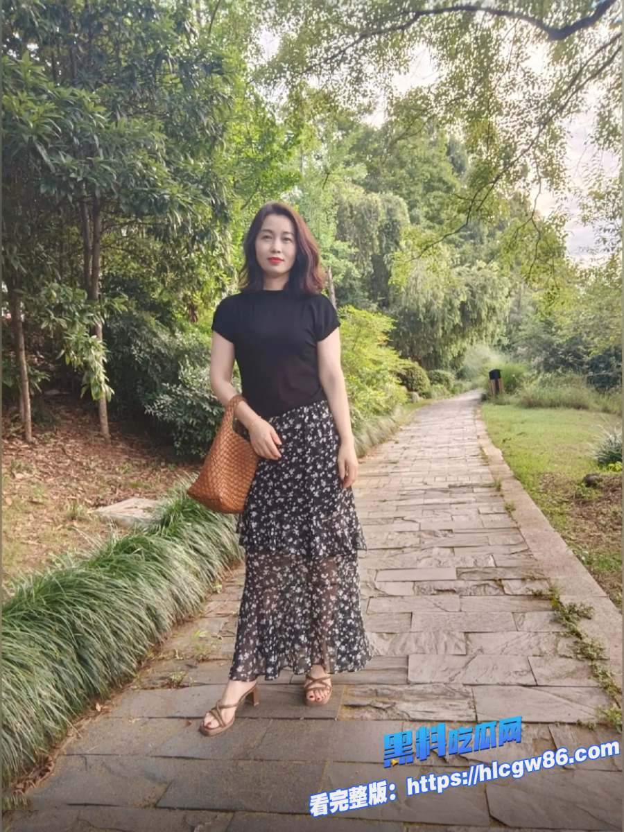 老妈和儿子乱伦视频流出 2