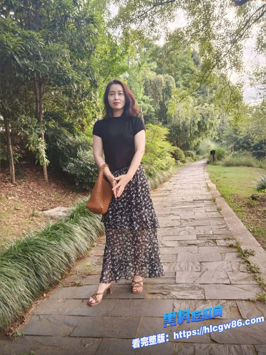 老妈和儿子乱伦视频流出 4