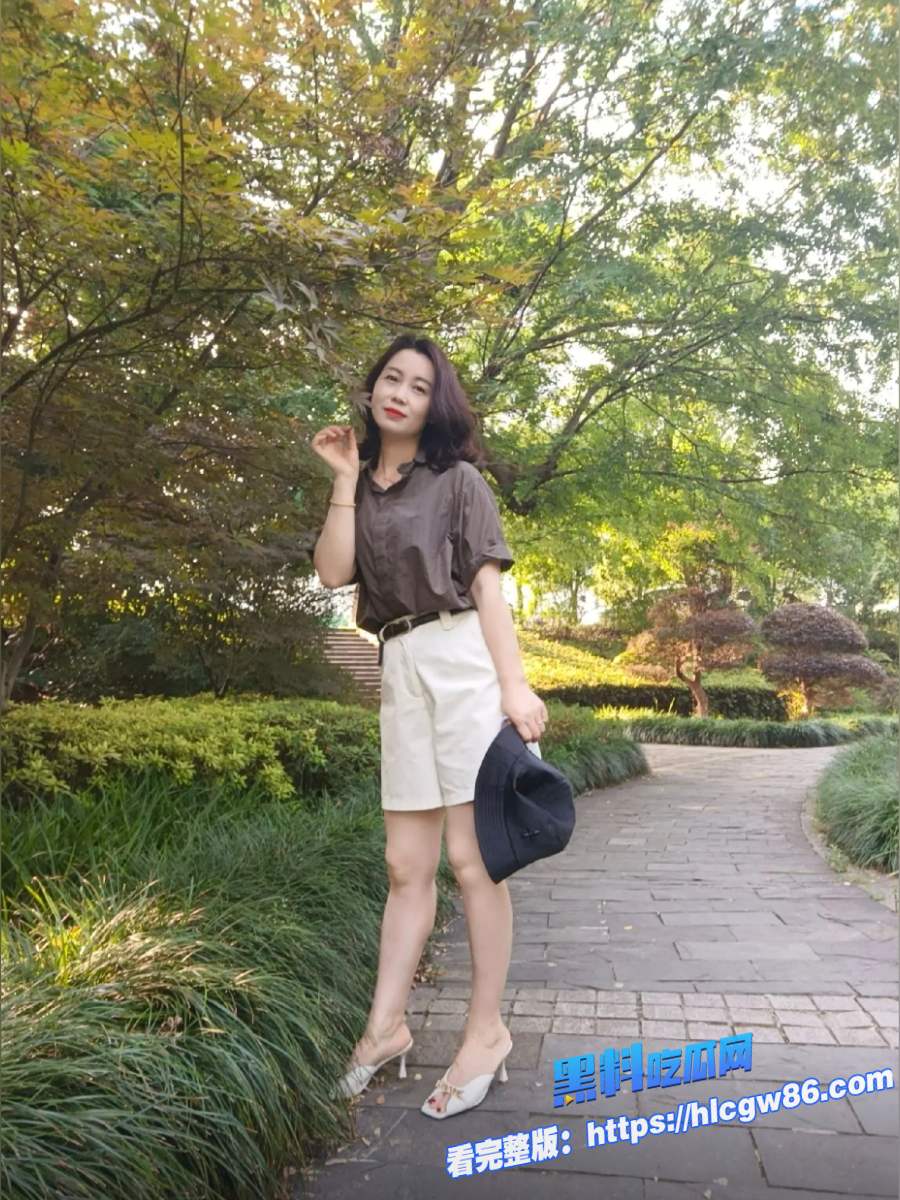 老妈和儿子乱伦视频流出 5