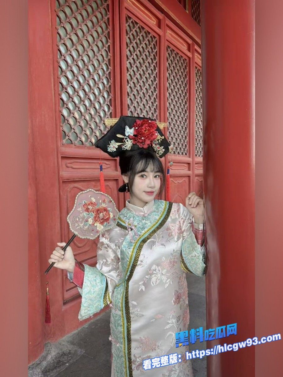 网黄女神苏畅化身巨乳技师帮光头客户情趣按摩1