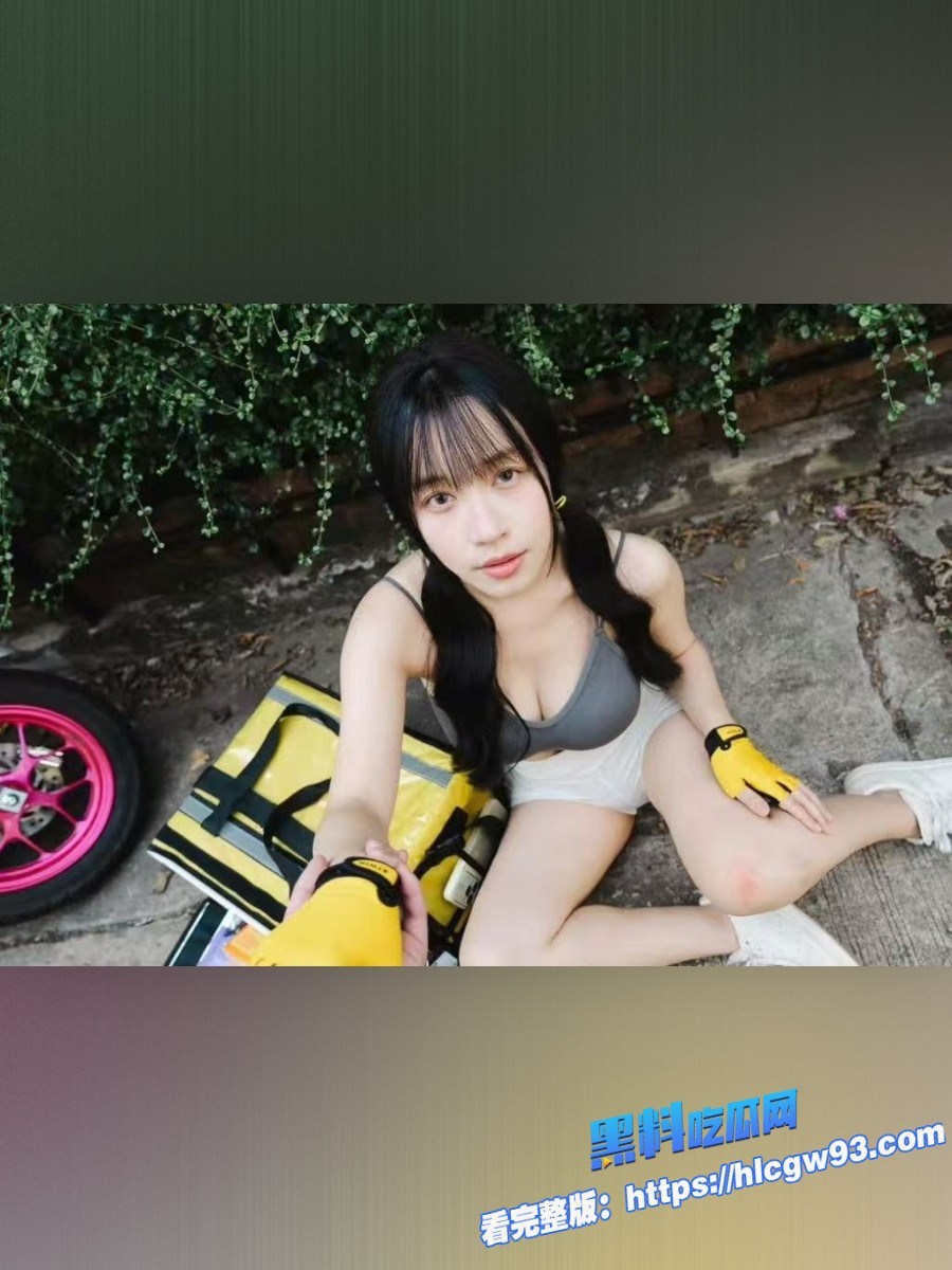 网黄女神苏畅化身巨乳技师帮光头客户情趣按摩3