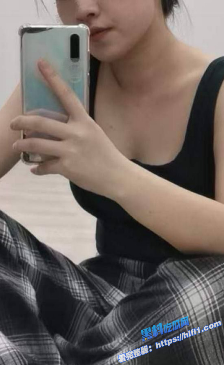 郑州D奶研究生 陈思曈 被炮友调成骚母狗 牵着狗链跪地口交后入 骚的要死！3