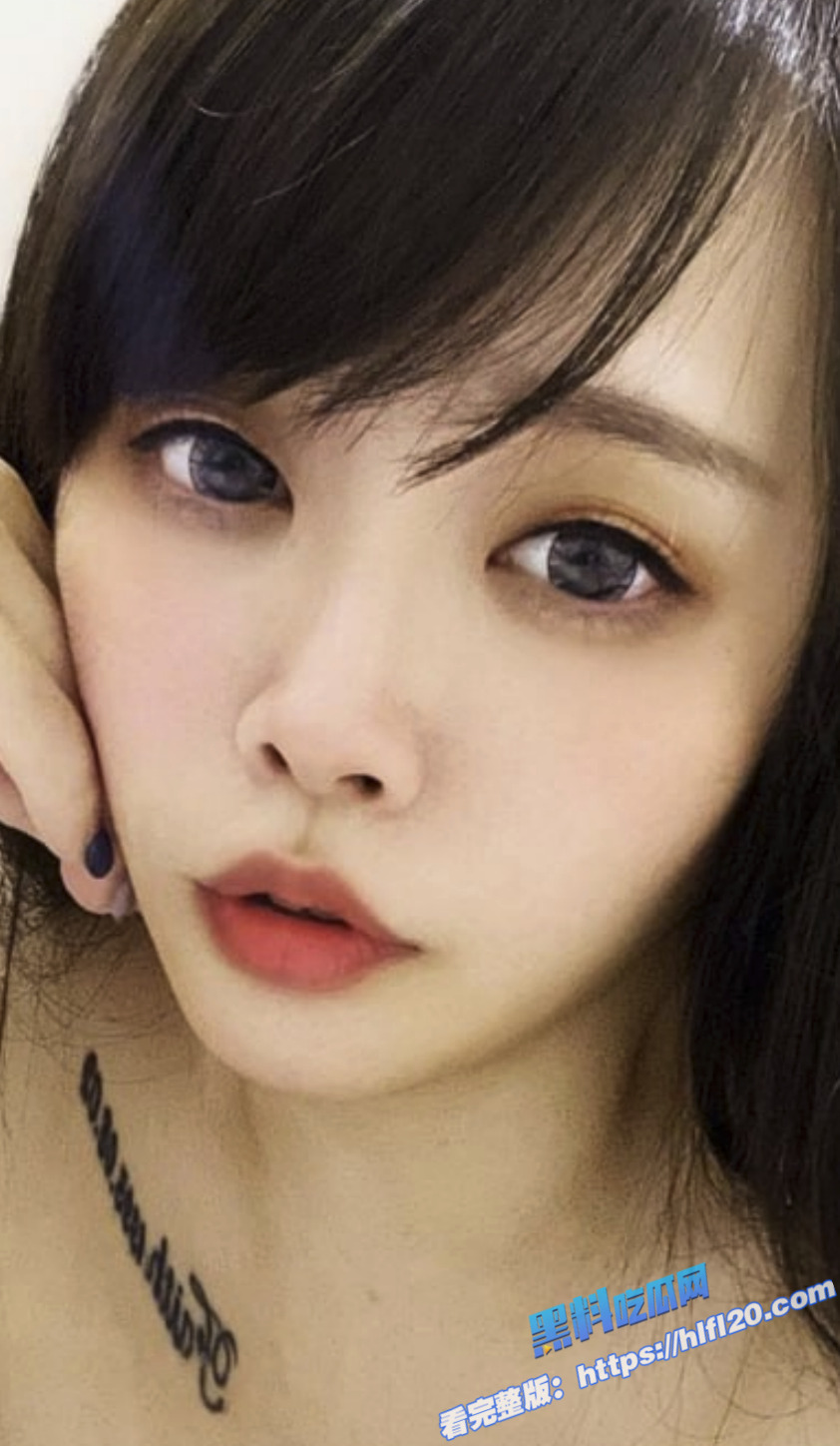 极品大奶高颜值辣妹 joyc 与金主裸聊视频骚得离谱 嫩穴仿佛滴水！1
