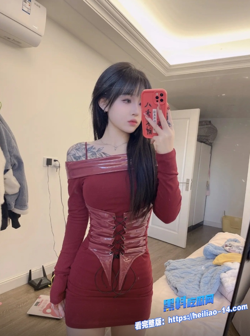 精神小妹街头邂逅精神小伙一见钟情甜蜜撩骚结果被小伙儿欺骗 4 精神小妹街头邂逅精神小伙一见钟情甜蜜撩骚结果被小伙儿欺骗 4