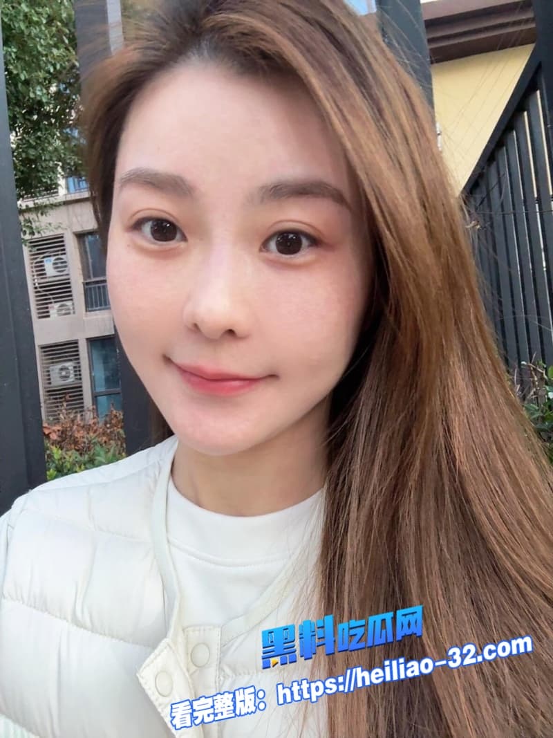 吉林超淫少妇刘雨琦私密视频流出舔逼传教士被兄弟狂操到小穴失神龟帽老公全程记录 1 吉林超淫少妇刘雨琦私密视频流出舔逼传教士被兄弟狂操到小穴失神龟帽老公全程记录 1