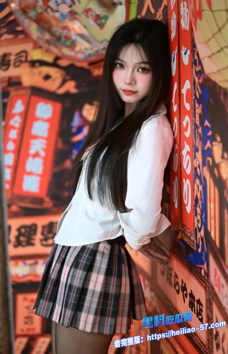 乱伦新作炸裂曝光女儿特意穿AJ足交JK制服勾引2