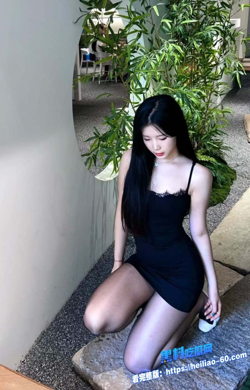 滴滴司机偷偷给美女乘客下药带回家狂干操到一半醒了哭着求饶最后爽到自己提裤子走人4