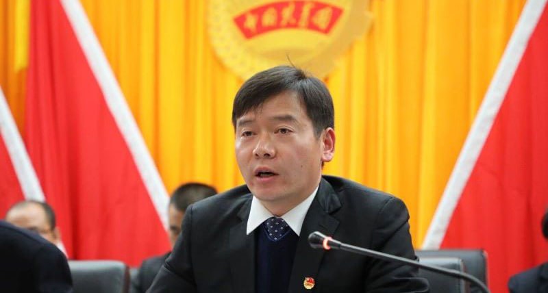 云南曲靖师宗县副县长苏尔飞出轨女下属致孕 5