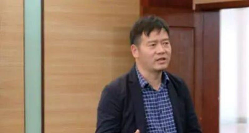 云南曲靖师宗县副县长苏尔飞出轨女下属致孕 4