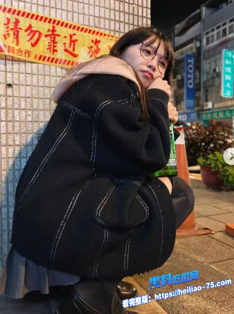 行业内知名新时代网黄导演EDMOSAIC精品视频流出两个巨屌猛男轮番爆操潔咪白虎嫩穴8