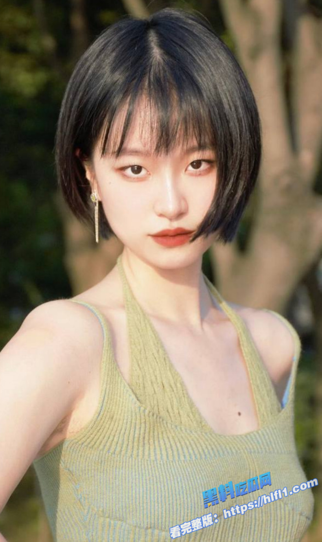 中南财经政法大学校花 郑芸芸  各种骚丝网袜性爱视频泄密 你的女神别人的母狗！图3