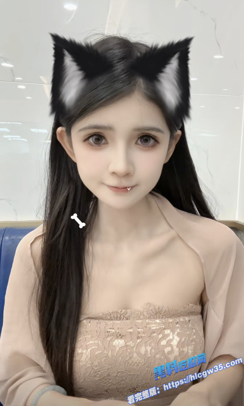 抖音百万网红 狗头萝莉 金主定制福利脱衣视频流出 丰满巨乳纤细身段还是那么养眼2