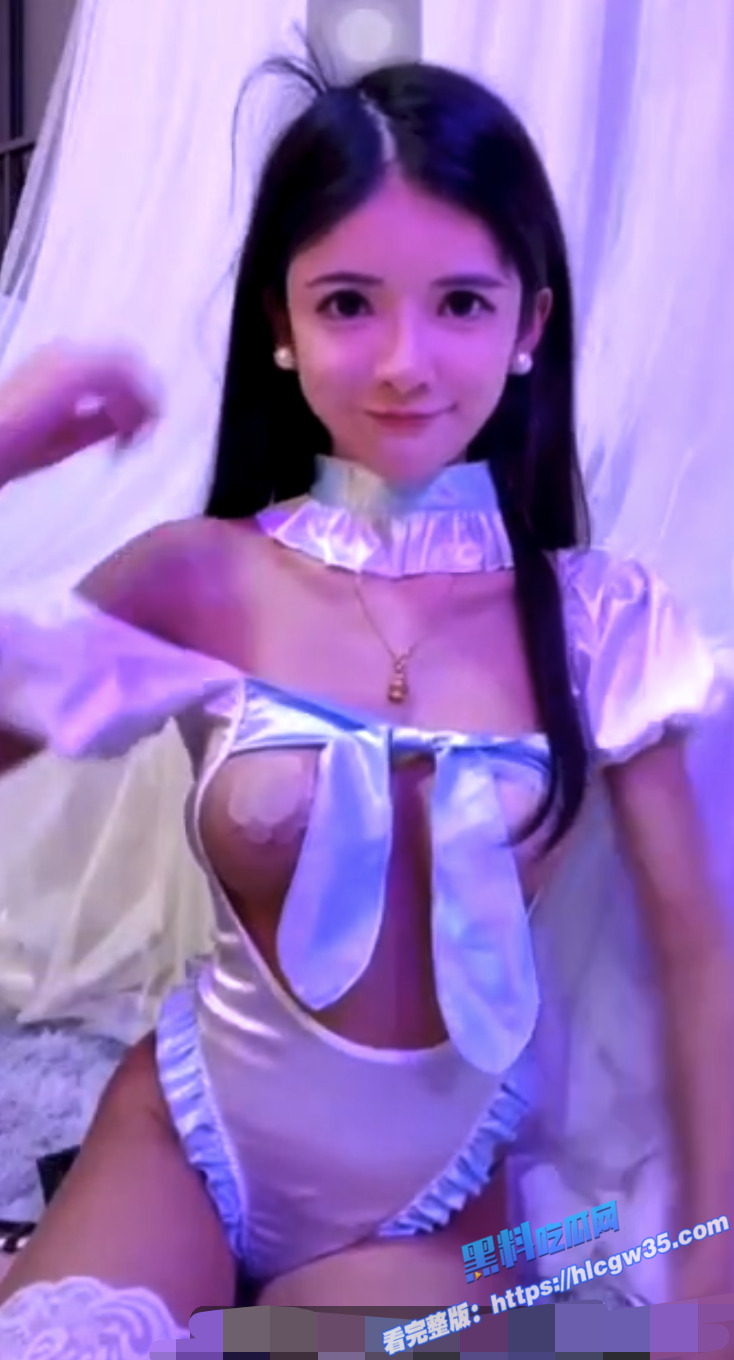 抖音百万网红 狗头萝莉 金主定制福利脱衣视频流出 丰满巨乳纤细身段还是那么养眼10