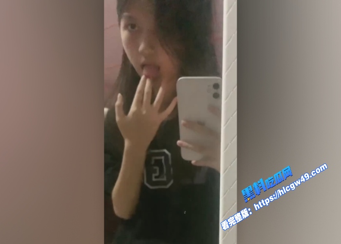 清纯反差少女小白菜展示自己的唯美酮体超骚自慰合集看的人心潮澎湃 图7WH700x500px