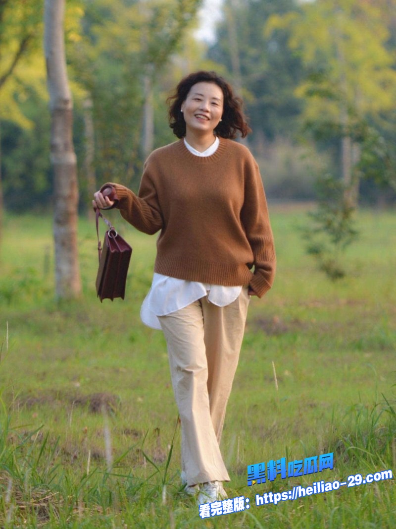 河南母子乱伦平时看起来很文静的骚妈变得如此淫荡1
