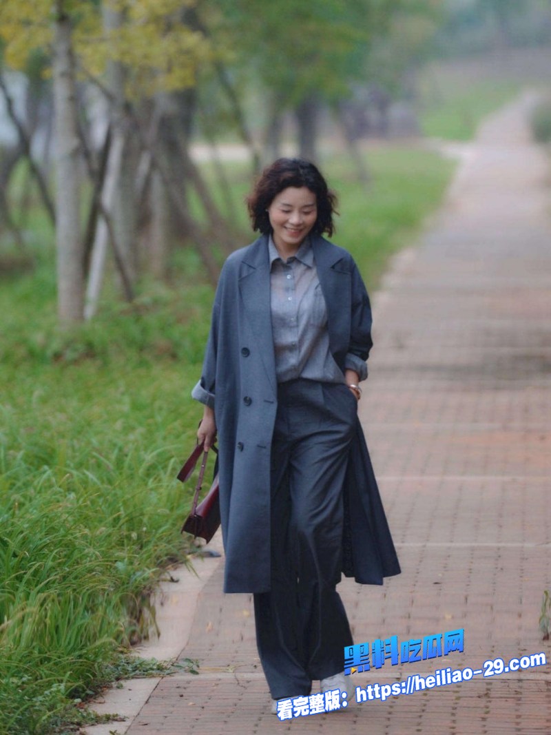 河南母子乱伦平时看起来很文静的骚妈变得如此淫荡2