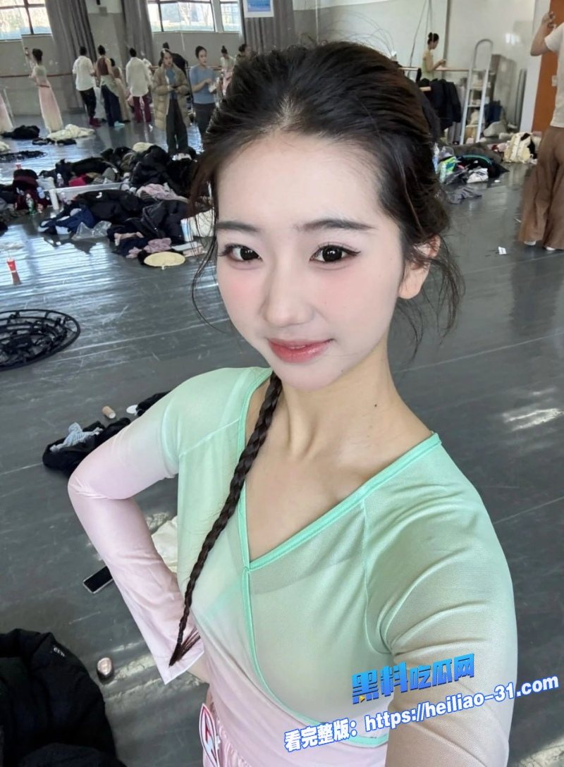 杭州师范大学女神王巧妤性爱视频遭曝光清纯校花被渣男前男友恶意报复5