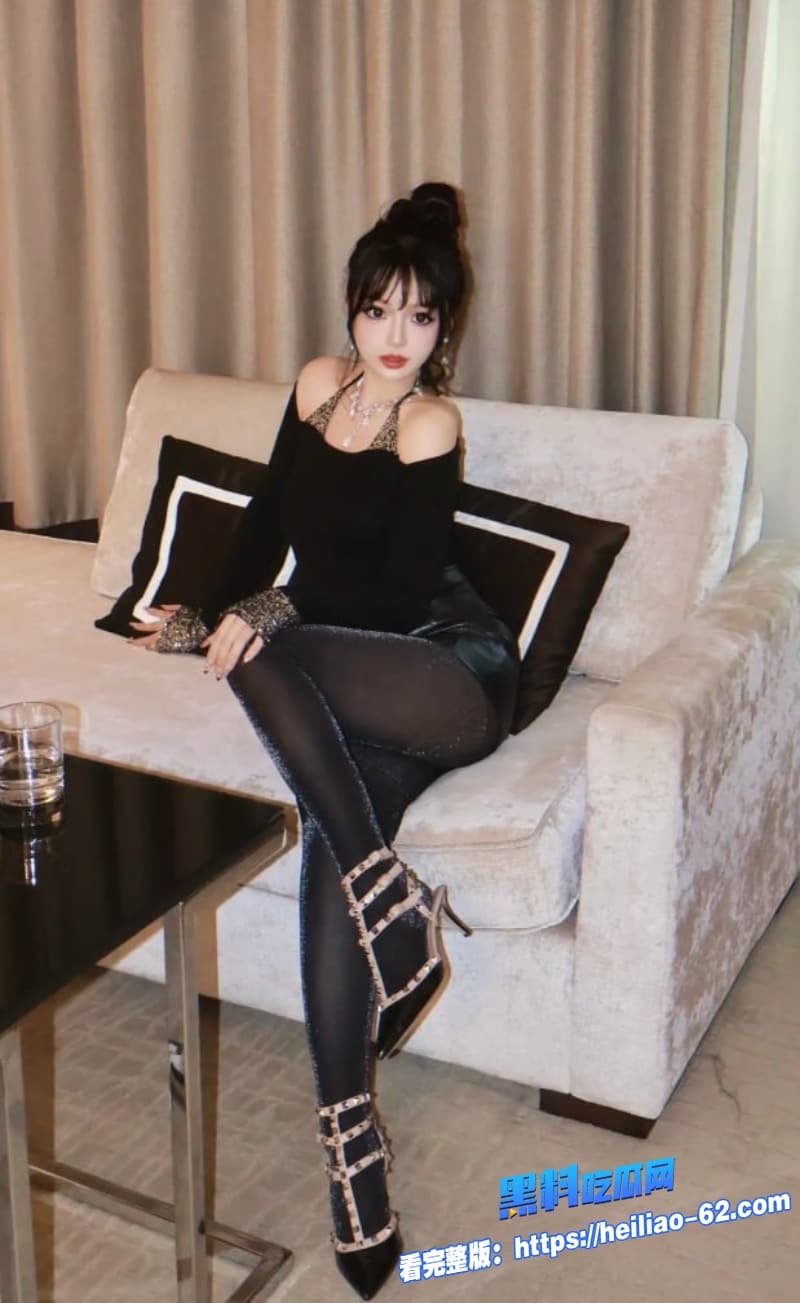 高颜值名媛遭曝出性爱视频露脸主动跪舔金主爸爸大屌酒店内无套狂操娴熟的技术当AV女优都够了4 高颜值名媛遭曝出性爱视频露脸主动跪舔金主爸爸大屌酒店内无套狂操娴熟的技术当AV女优都够了4