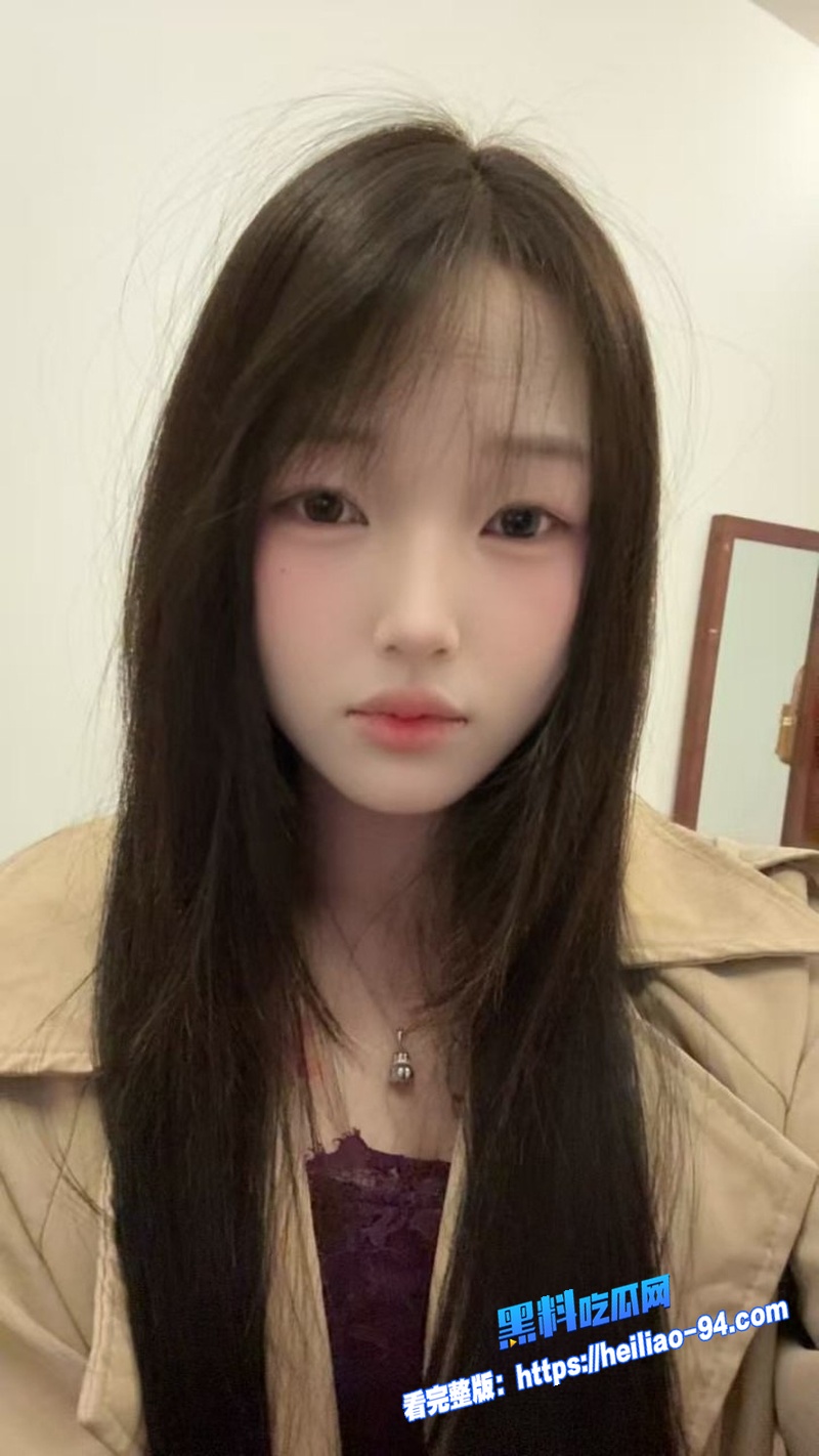 一只顶美5月12日新作 站在镜子前被老公抽插 完整版 眼睛迷离地看着镜子中的自己，视觉冲击极强图4