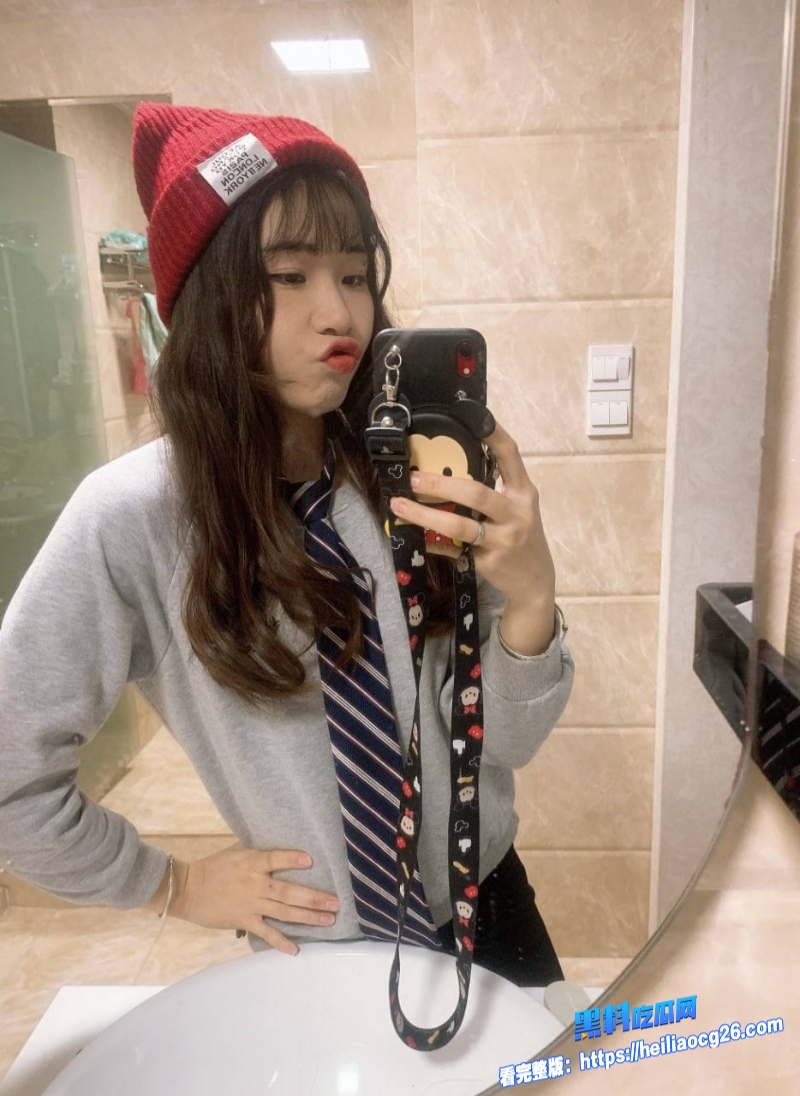 女大学露脸口交啪啪3