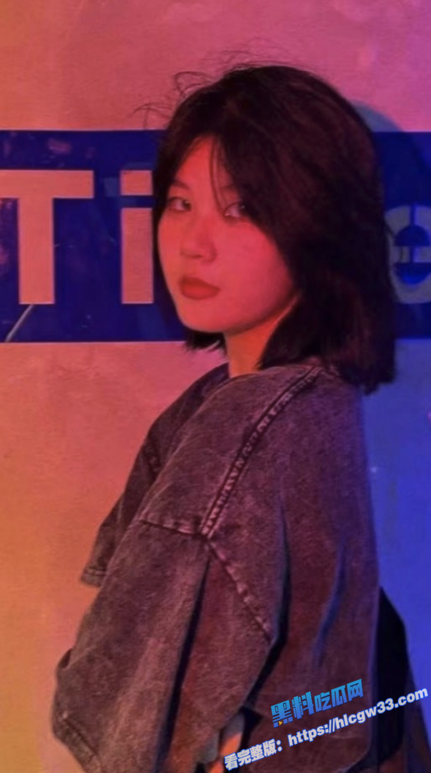 清纯大一学生妹 拍摄写真合集 背叛男友穿情趣内衣出轨摄影师 被后入无套爆操简直就是母狗15 清纯大一学生妹 拍摄写真合集 背叛男友穿情趣内衣出轨摄影师 被后入无套爆操简直就是母狗15